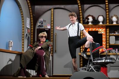 Saskia Fischer und Sven Fricke bei der Fotoprobe der Kom?die Ein St?ck Gro?stadtrevier im St. Pauli Theater Hamburg, 7.1-stock-foto