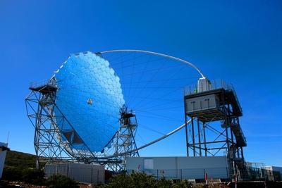 MAGIC Teleskop am Roque de los Muchachos Kanaren La Palma El Paso MAGIC telescope at the Roque de-stock-foto