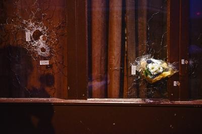 202623 Julien de Rosa Starface 2015 11 14 Paris France Attaques terroristes Paris Atmosph?re rue-stock-foto