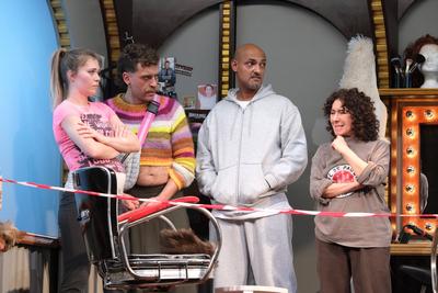 Farina Flebbe, Enrique Fi?, Patrick Abozen und Maria Ketikidou bei der Fotoprobe der Kom?die Ein St?ck Gro?stadtrevier i-stock-foto