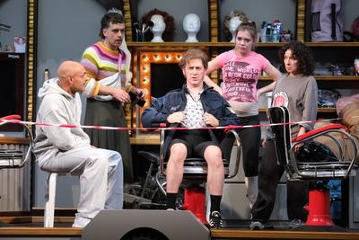 Patrick Abozen, Enrique Fi?, Sven Fricke als Jan Fedder Farina Flebbe und Maria Ketikidou bei der Fotoprobe der Kom?die-stock-foto