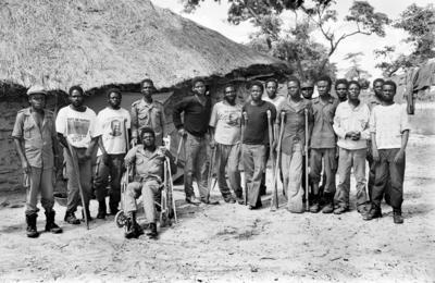 Angola, S?d-Angola 26.02.1993 Archiv Nr.: 39-32-16 Fuer Ihr Archiv! Foto: Kriegsinvaliden Fuer Ihr Archiv! *** Angola, S-stock-foto