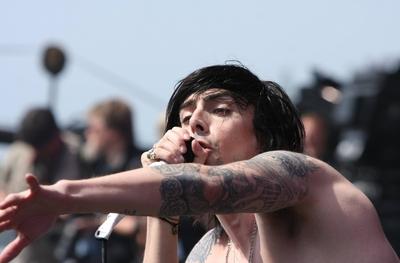 19/ Festival: Lostprophets, Saenger Ian Watkins, bei Rock am Ring, Open Air, Tattoo, T?towierung, Gesang, Alternative Ro-stock-foto