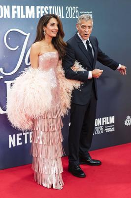 George Clooney mit Ehefrau Amal Clooney-stock-foto