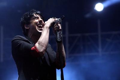 Bildnummer: 54272969  Datum: 31.07.2010  Copyright: imago/STAR-MEDIAS?nger Ian Watkins ( GBR / Lostprophets ) w?hrend eines Konzertes im Rahmen des JUMP - RADIO FERRO - FESTIVALS 2010 am 31.07.2010 in Ferropolis , Gr?fenhainichen. People Musik Kultur Aktion kbdig xsk 2010 quer Highlight 2010 hoch Hochformat Auftritt Band B?hne concert concerts Ferropolis Festival Festivals Gr?fenhainichen MDR Mitteldeutscher Rundfunk Musik Musiker open air Radio Sachsen-Anhalt o0 Lost ProphetsBildnummer 54272969 Date 31 07 2010 Copyright Imago Star Media Singer Ian Watkins GBR Lostprophets during a Concerts in Frame the Jump Radio Ferro Festivals 2010 at 31 07 2010 in Ferropolis Gr?fenhainichen Celebrities Music Culture Action shot Kbdig xSK 2010 horizontal Highlight 2010 vertical Portrait Appearance Tie Stage Concert Concerts Ferropolis Festival Festivals Gr?fenhainichen MDR resources Broadcasting Music Musician Open Air Radio Saxony Anhalt o0 Lost Prophets-stock-foto