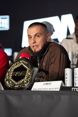 Pressekonferenz Fame Fighting 2025.-stock-foto