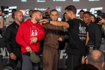 Pressekonferenz Fame Fighting 2025.-stock-foto