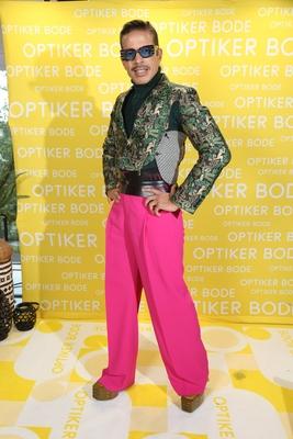 Elegant, stylisch, authentisch - der schillernde Stylist, Choreograph und Model Jorge Gonzalez hat auf der Hausmesse von-stock-foto