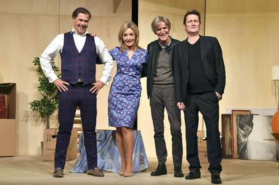 Sven Martinek, Katharina Abt, Bernd Schadewald und Ingo Naujoks bei der Fotoprobe vom Theaterst?ck Trennung frei Haus i-stock-foto