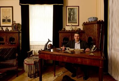 Marcel Beyer, Schriftsteller in Dresden, verfasst eine Oper ?ber Karl May, die im Juni an der Semperoper uraufgef?hrt w-stock-foto