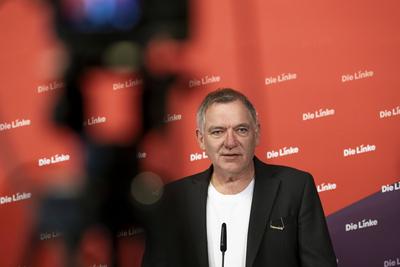 Pressekonferenz mit Jan van Aken-stock-foto