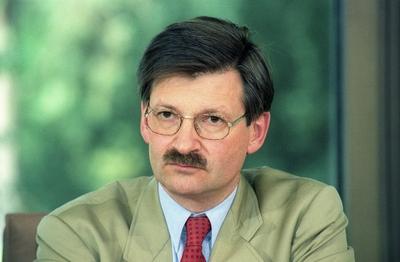 Hermann Otto Solms (Deutschland/Vorsitzender der FDP-Bundestagsfraktion) w?hrend einer Pressekonferenz-stock-foto