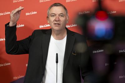 Pressekonferenz mit Jan van Aken-stock-foto