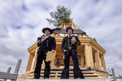 Richtfest f?r den Volksbad-Turm, N?rnberg, 13.10.2025-stock-foto
