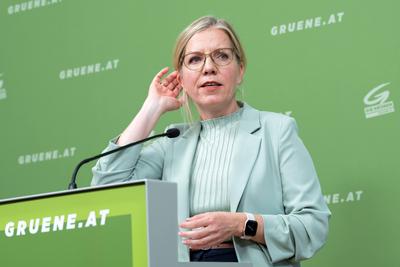 20251014 Pressekonferenz mit der GRUeNEN Klubobfrau Plenarvorschau und sowie aktuelle politische Entwicklungen-stock-foto