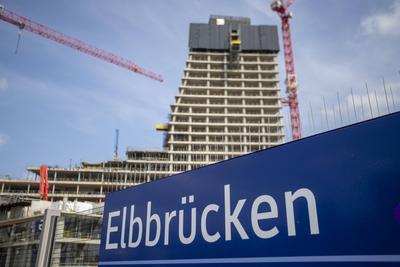 Bauarbeiten in der HafenCity. Der Bau des Elbtower und die Auswirkungen.-stock-foto