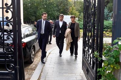 Conductor Cristian Macelaru Receives Honorary Citizenship of Bucharest, Romania-stock-foto