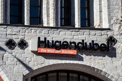 Hugendubel Buchhandlung in der Innenstadt von Wismar-stock-foto