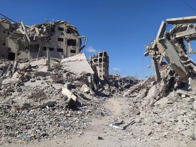 The Destruction of Tal al-Hawa neighborhood in Gaza by Israeli forces.-stock-foto