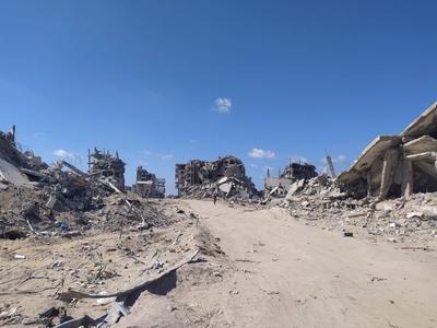 The Destruction of Tal al-Hawa neighborhood in Gaza by Israeli forces.-stock-foto