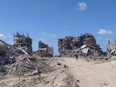 The Destruction of Tal al-Hawa neighborhood in Gaza by Israeli forces.-stock-foto