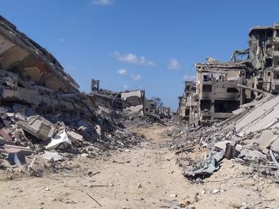 The Destruction of Tal al-Hawa neighborhood in Gaza by Israeli forces.-stock-foto