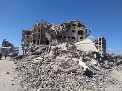 The Destruction of Tal al-Hawa neighborhood in Gaza by Israeli forces.-stock-foto