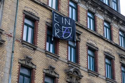 Leipzig - Erneute Hausbesetzung in Leipzig: Polizei st?rmt Geb?ude in Leipzig-Neustadt, vier Personen festgestellt-stock-foto