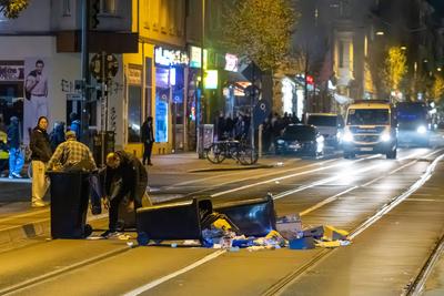 Leipzig - Erneute Hausbesetzung in Leipzig: Polizei st?rmt Geb?ude in Leipzig-Neustadt, vier Personen festgestellt-stock-foto