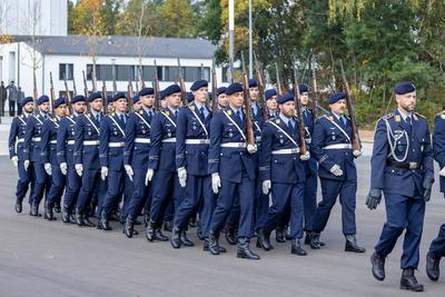 Indienststellungsappell der neuen Offizierschule der Luftwaffe, Roth, 15.10.2025-stock-foto