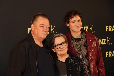 v.l. Peter Kurth, Agnieszka Holland und Idan Weiss waehrend der Deutschland-Filmpremiere Franz K. unter der Regie von Ag-stock-foto