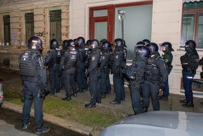 Leipzig - Erneute Hausbesetzung in Leipzig: Polizei st?rmt Geb?ude in Leipzig-Neustadt, vier Personen festgestellt-stock-foto