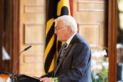 Ortszeit Deutschland ? Bundesverdienstkreuz Ordensverleihung in Schloss Burg Namedy, 16.10.2025-stock-foto