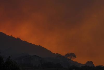 Fire in Capri, Cape Town, South Africa-stock-foto