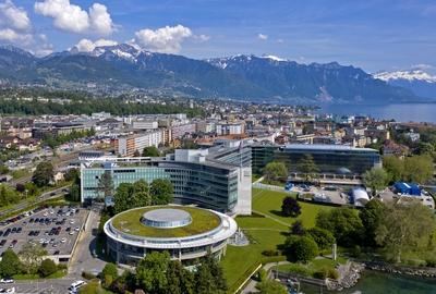 Hauptsitz des Schweizer Nahrungsmittelkonzerns Nestle S A am Genfersee Vevey Schweiz *** Headquar-stock-foto