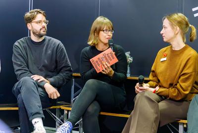 Frankfurter Buchmesse 2025, Gespr?chsrunde der World Design Organization (WDO) zum Thema Design for Democrazy mit Jonas-stock-foto