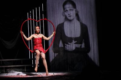 Maxim Gorki Theater Berlin Androgynous. Portrait of a Naked Dancer.-stock-foto