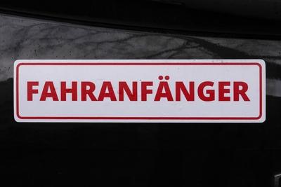 D?sseldorf 28.02.2025 Fahranf?nger Fahrschule Schriftzug F?hrerschein F?hrerscheinentzug Punkte Punkteabbau Fahrlehrer F-stock-foto