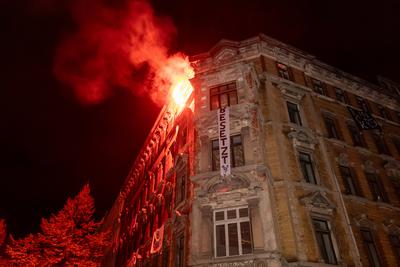 Leipzig - Erneute Hausbesetzung in Leipzig: Polizei st?rmt Geb?ude in Leipzig-Neustadt, vier Personen festgestellt-stock-foto