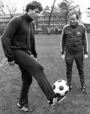 Trainer Rudi Gutendorf und Horst Nu?baum alias Musikproduzent Jack White (beide Tennis Borussia Berlin)-stock-foto