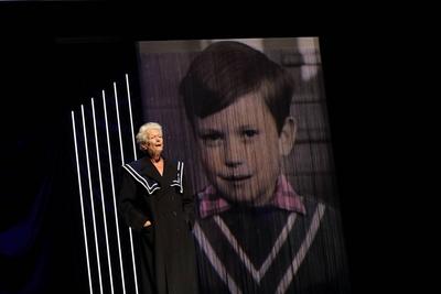 Maxim Gorki Theater Berlin Androgynous. Portrait of a Naked Dancer.-stock-foto