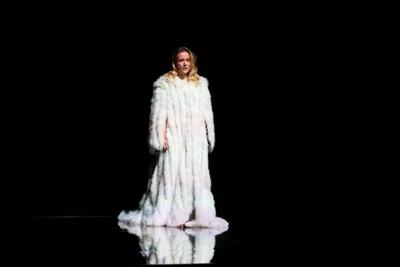 Maxim Gorki Theater Berlin Androgynous. Portrait of a Naked Dancer.-stock-foto