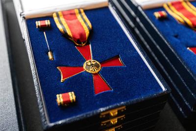 Ortszeit Deutschland ? Bundesverdienstkreuz Ordensverleihung in Schloss Burg Namedy, 16.10.2025-stock-foto