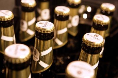 Bildnummer: 54836952  Datum: 12.01.2011  Copyright: imago/wolterfotoDEUTSCHLAND, BONN, 12.01.2011, Detailaufnahme von Bierflaschen in einem Supermarkt. GERMANY, BONN, 12.01.2011, Close-up of beer bottles in a supermarket. JW81481161 Wirtschaft Fotostory kbdig xsk 2011 quer  NOP keine Menschen no Innenaufnahme interior view Europa Europe Westeuropa Western Europe Deutschland Germany Nordrhein Westphalen Nordrhein-Westphalen North Rhine Westphalia NRW North Rhine-Westphalia Bonn Wirtschaft economy Handel einkaufen Einkauf Gesch?ft Laden Konsum Getr?nk Getr?nke Verkauf Einzelhandel Lebensmitteleinzelhandel food retailing food retail market Alkohol alcohol Supermarkt Flasche Flaschen Querformat QF landscape format close-up Detailaufnahme detail shot Flaschenhals Bottleneck Bier Bierflasche Bierflaschen beer bottle beer bottles Kronkorken Bottle Cap Verschluss shutter Deckel Flaschendeckel Glasflasche Glasflaschen Detail Logo Marke ObjekteBildnummer 54836952 Date 12 01 2011 Copyright Imago wolterfoto Germany Bonn 12 01 2011 Details from Beer bottles in a Supermarket Germany Bonn 12 01 2011 Close up of Beer Bottles in a Supermarket JW81481161 Economy Photo Story Kbdig xSK 2011 horizontal NOP none People No Interior shot Interior View Europe Europe Western Europe Western Europe Germany Germany North Rhine Westphalen North Rhine Westphalen North Rhine Westphalia NRW North Rhine Westphalia Bonn Economy Economy Trade Shopping Purchasing Business shop Consumption Drink Beverages Sale Retail Food retailing Food Retailing Food Retail Market Alcohol Alcohol Supermarket Bottle Bottles Landscape QF Landscape Format Close up Details Detail Shot Bottle neck Bottleneck Beer Beer bottle Beer bottles Beer Bottle Beer Bottles Cap Bottle Cap Closure Shutter Cover Lid Glass bottle Glass bottles Detail emblem Brand Objects-stock-foto