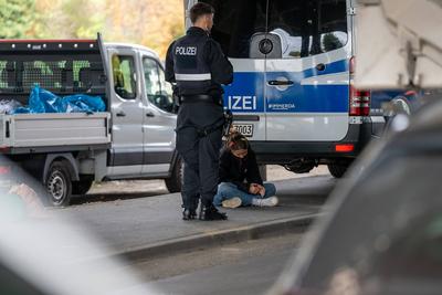 Klimaaktivisten blockieren Zementwerk von "Heidelberg Materials" in Mainz-stock-foto
