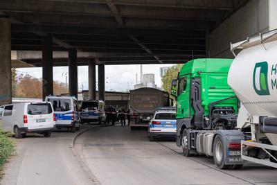Klimaaktivisten blockieren Zementwerk von "Heidelberg Materials" in Mainz-stock-foto