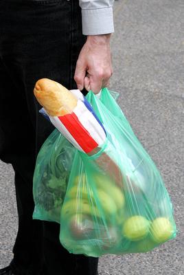 tragen,lebensmittel,einkaufst?te *** carrying,groceries,shopping bag y07-h1q-stock-foto