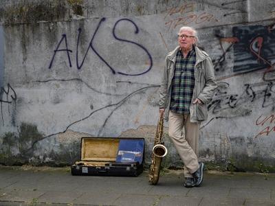 Buergerwehr macht mobil in einem Koelner Stadtviertel Naechtliche Patrouillen sollen f?r Ruhe und O-stock-foto