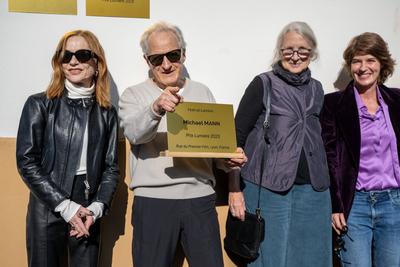 Lumiere Festival. Michael Mann devoile sa Plaque-stock-foto