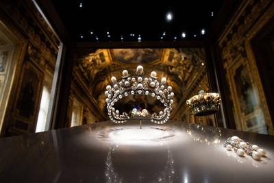 Paris, France le 14 janvier 2020 - Reouverture de la Galerie d Apollon, apres 10 mois de travaux, au Louvre. Presentati-stock-foto